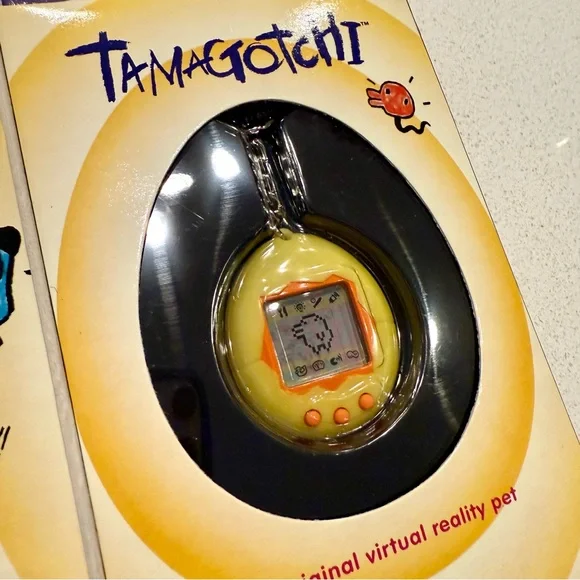 NWT 1997 Tamagotchi Virtual Pet! Bandai Yellow & Orange! Must have! - Picture 3 of 5